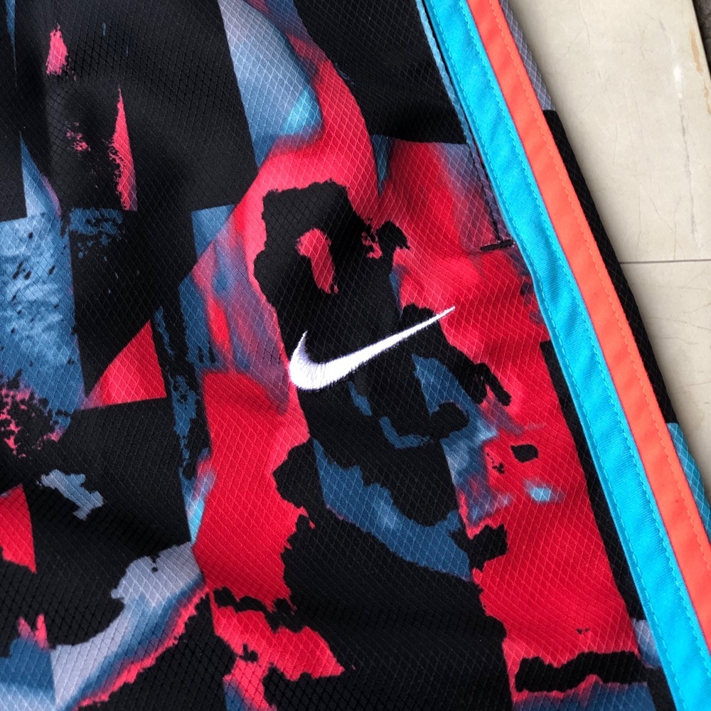 NIKE Shorts / Swim Trunks Size S